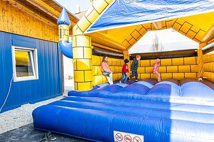 Hüpfburg bei K.Schneeberger