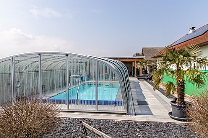 Schwimmbad-Überdachung begehbar