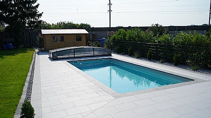 Keramikbecken mit Überdachung