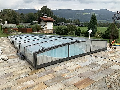 Überdachung Viva mit Seitlicher Schiebetür geschlossen