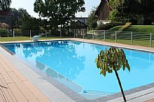 Vier seitiges Überlaufbecken