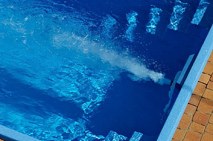 Keramikpool Olympia 620 mit Gegenstromanlage