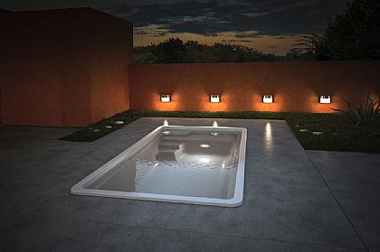 Keramikpool Pico bei Nacht