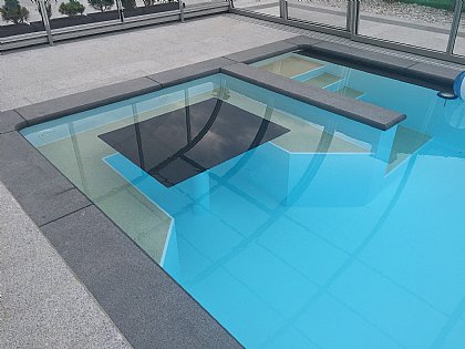 Überlaufbeckien mit Massagedüsen