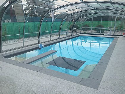 Überlaufbecken mit weißer Alkor 2000 Folie