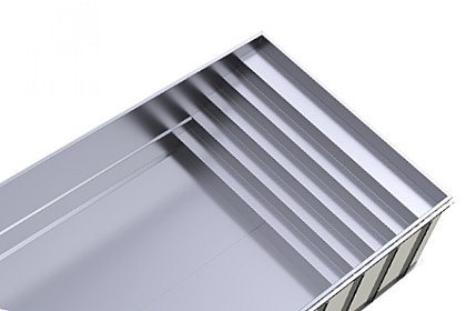 Edelstahl-Pool mit Treppe über die gesamte Poolbreite