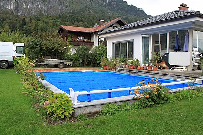 Skimmerbecken mit Solarplane und Aufroller