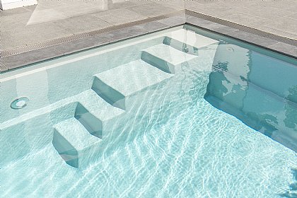 Aqua-Nova_77_mit Treppe