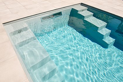 Compass_Pool mit einer Turbine