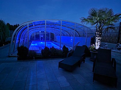 Schwimmbadbeleuchtung in Blau-RGB