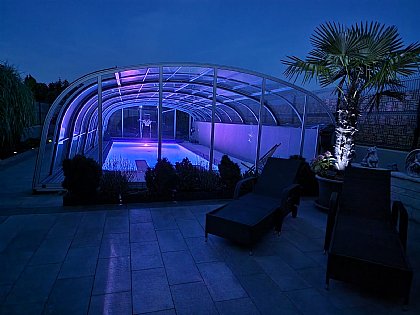 Schwimmbadbeleuchtung in Weiss-RGB