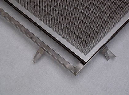 Schachtabdeckung mit Edelstahlrahmen