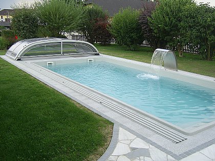 Keramikpool mit Schwimmbadüberdachung