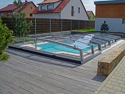 Schwimmbadüberdachung Corona mit Seitlicher Schiebetür