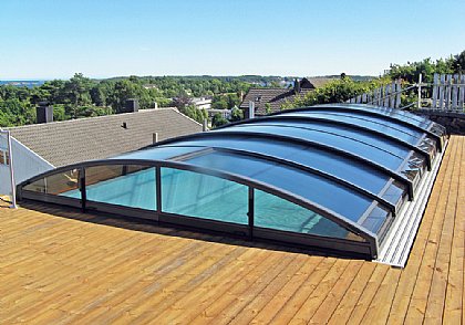 Schwimmbadüberdachung von hinten Farbe Anthrazit