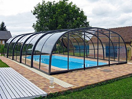 Schwimmbaduberdachung Farbe Anthrazit