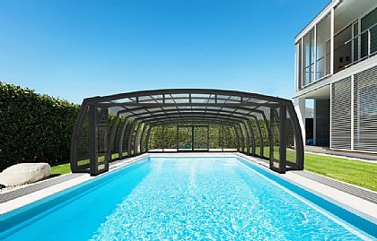 Schwimmbadüberdachung Omega offen