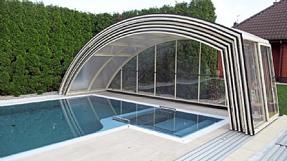 Schwimmbadüberdachung Ravena aufgeschoben