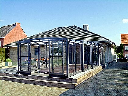 Schwimmbadüberdachung Vision mit Schiebetür