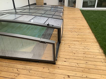 Schwimmbadüberdachung-Viva mit Seitlicher Schiebetür rechts offen