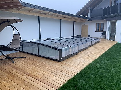 Schwimmbadüberdachung-Viva mit Seitlicher Schiebetür rechts