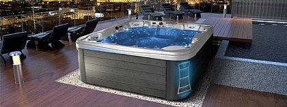 Whirlpool Everest auf der Terrassse