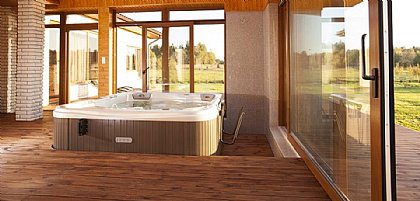 Whirlpool Kilimanjaro im Haus und im Boden versenkt