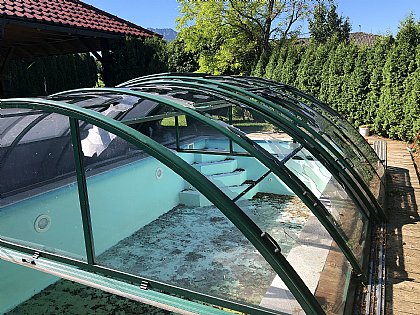 Hagelschaden bei 4 mm Klar-Gals Überdachungen